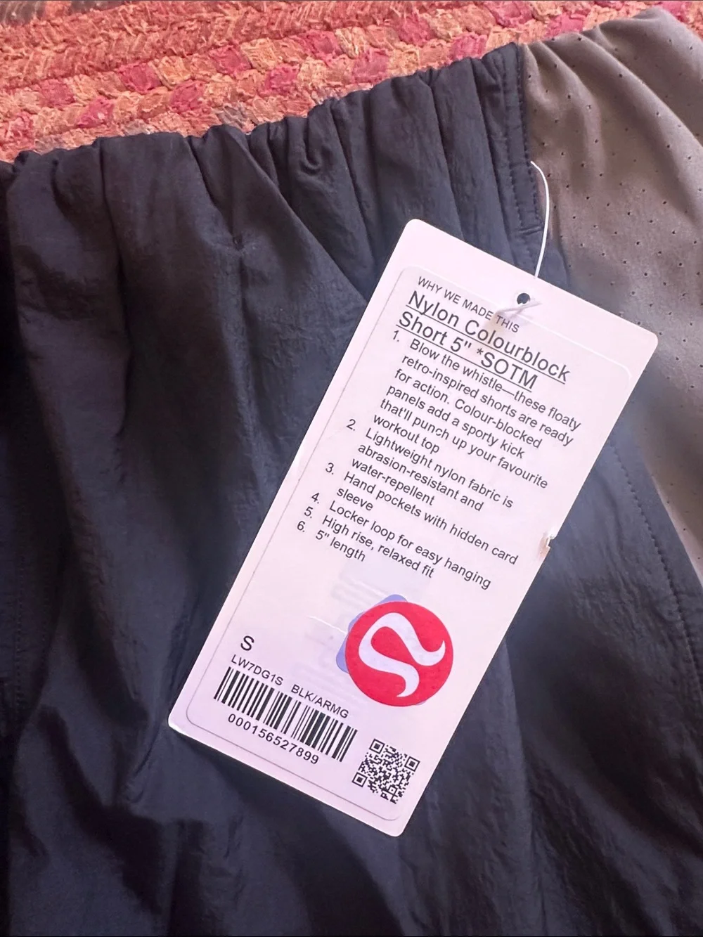 NWT lululemon NYLON Black GREEN COLORBLOCK Athletic Shorts 5”